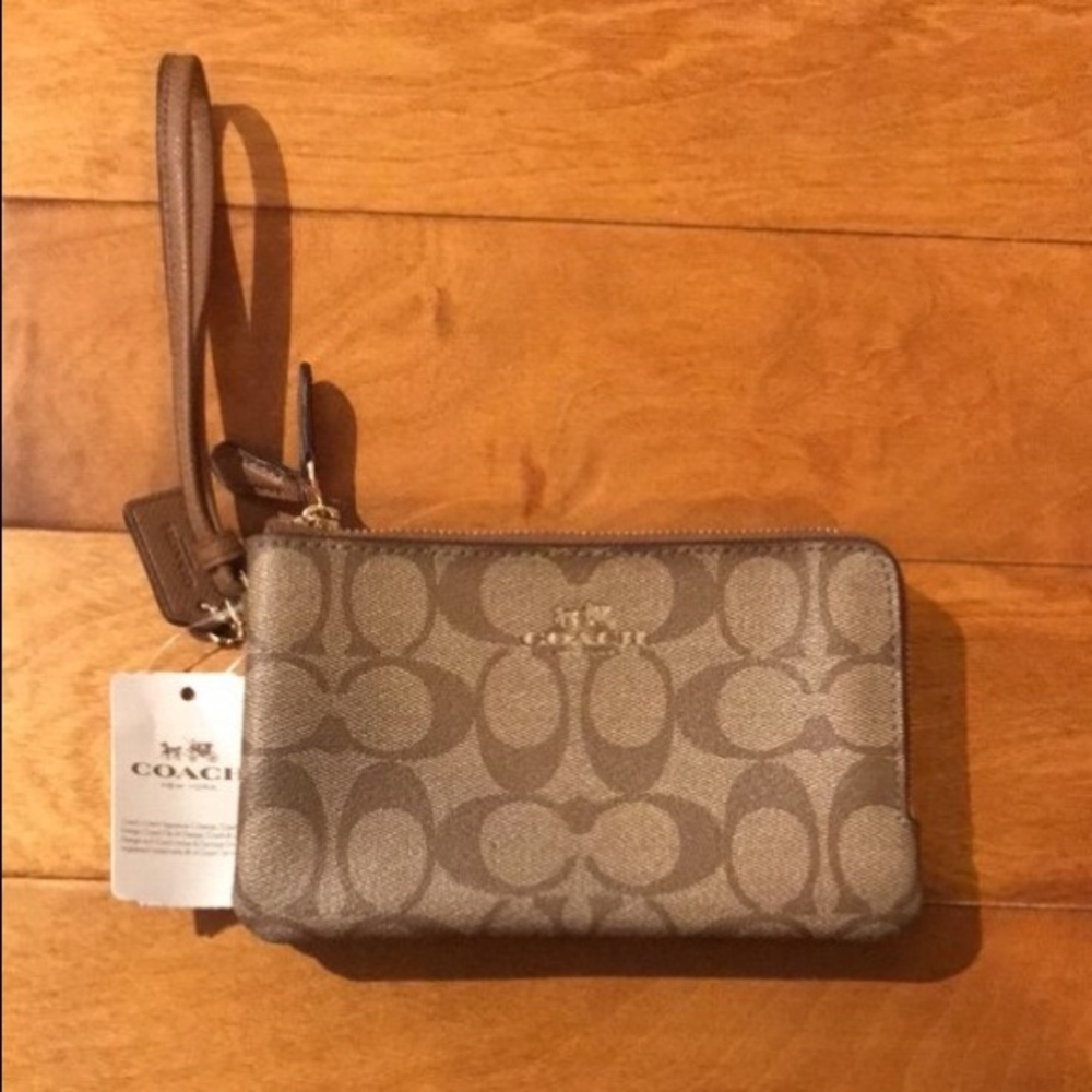 Coach wristlet - Picture 1 of 1